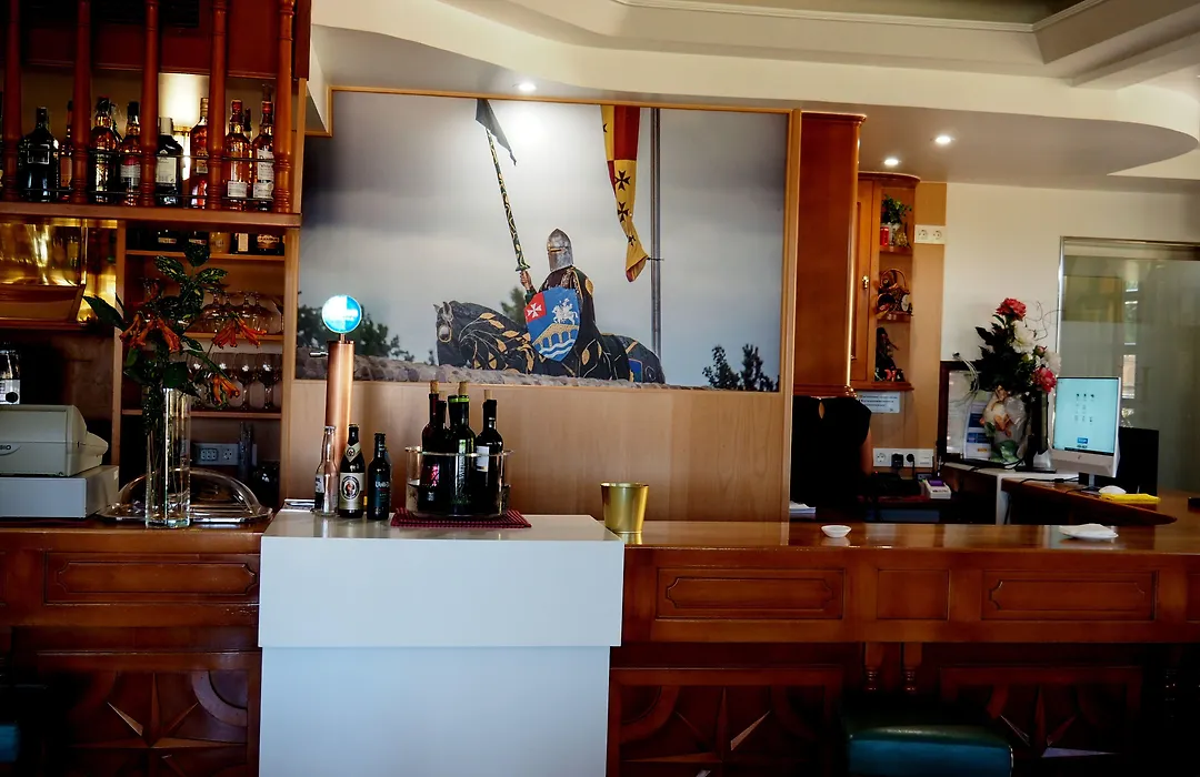 Hostal Don Suero de Quiñones-1