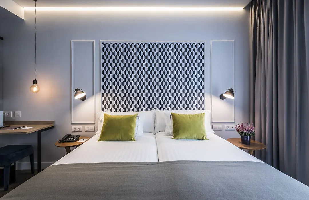 Intelier Victoria-1