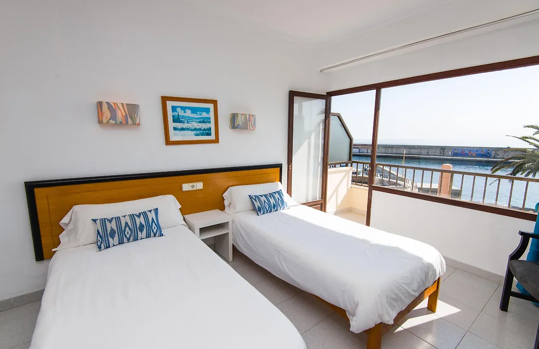 Hostal Port Corona-1