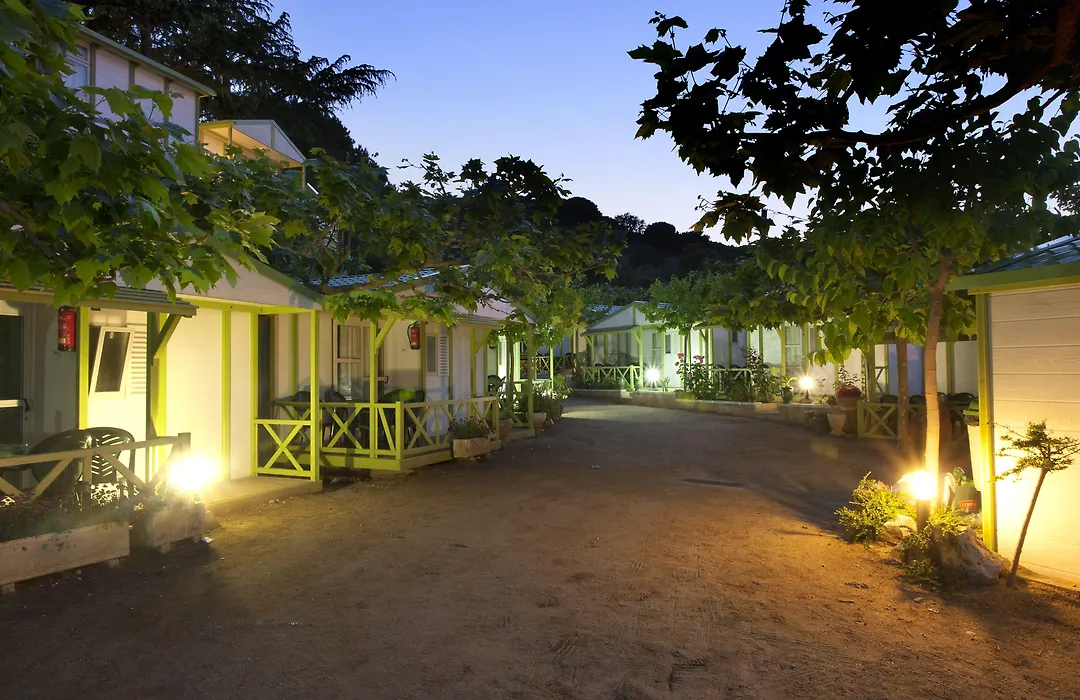 Camping Bungalows El Far-1
