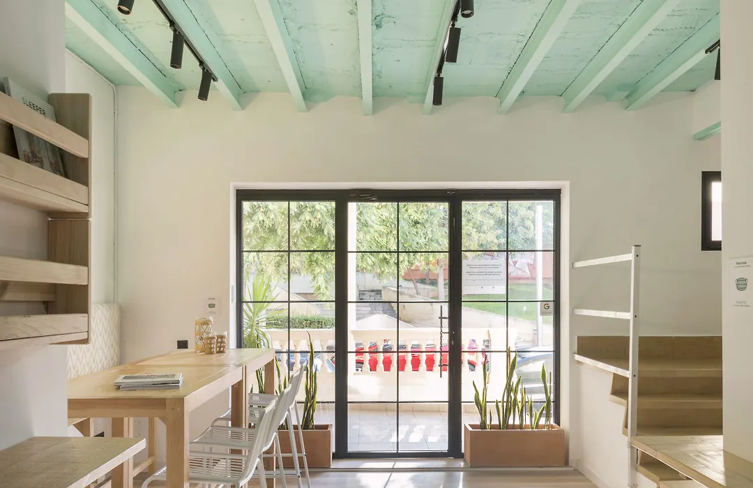 Forenna Hostel (Adults Only)-1