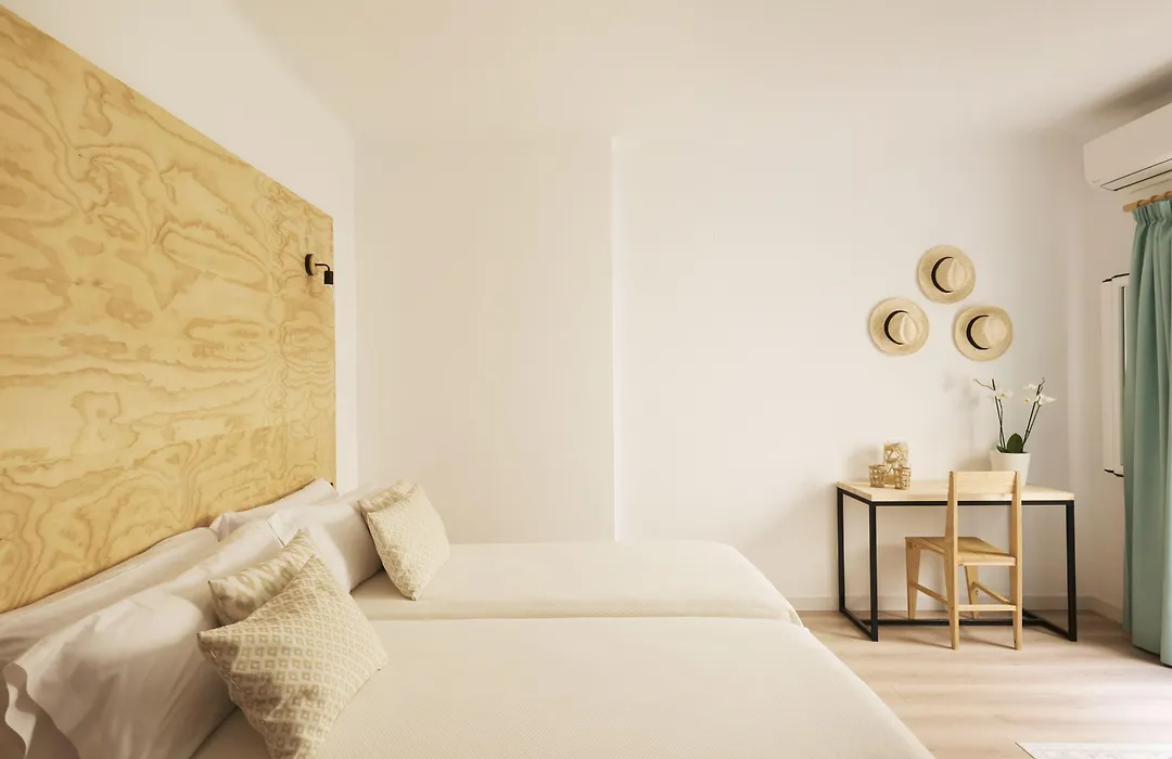 Forenna Hostel (Adults Only)-1