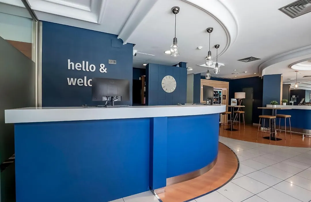 Travelodge Alicante Puerto-1