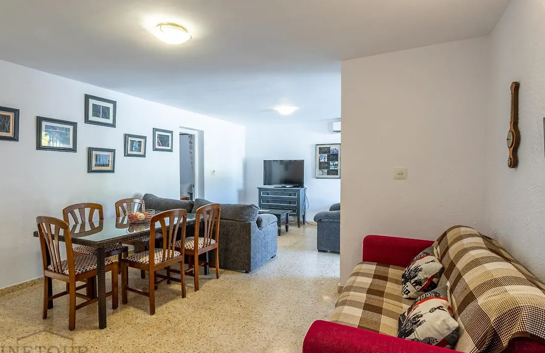 Inftour La Fustera Villa-1