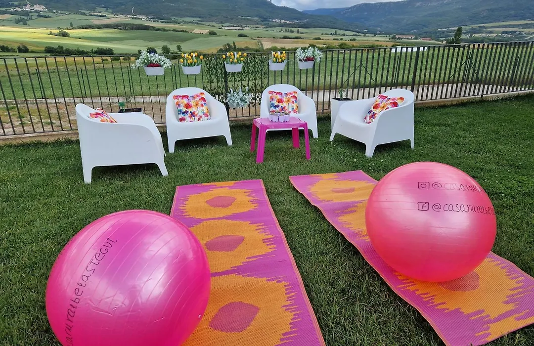 Casa rural Navarra para niños, accesible para grupos grandes de 14-16 personas Belastegui II-1