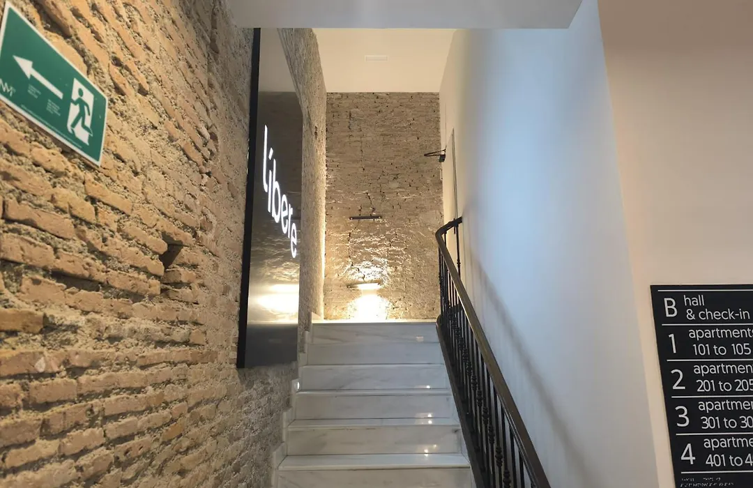 Apartamentos Naitly Málaga Teatro Romano-1