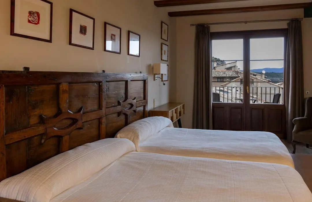 Hotel Villa De Alquezar-1