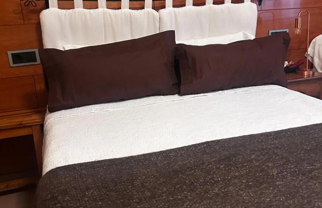 Hostal La Placeta-1