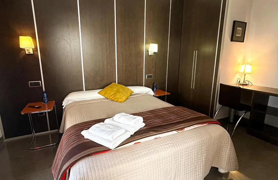 Hostal Alcalá Del Júcar-1