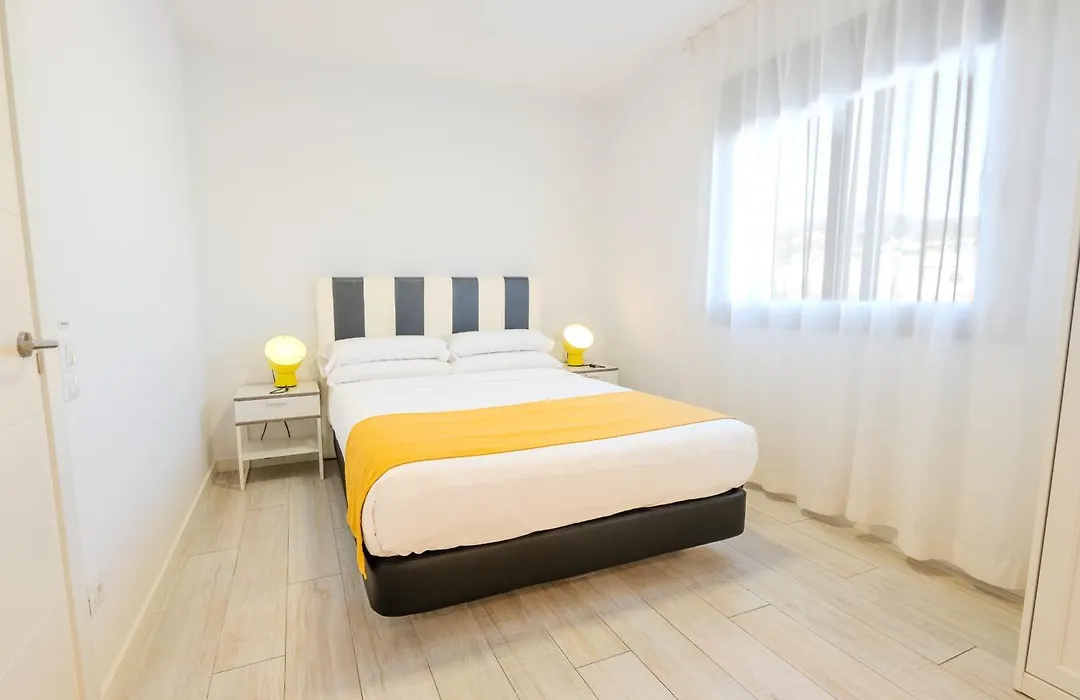 Castell Beach Aparthotel-1