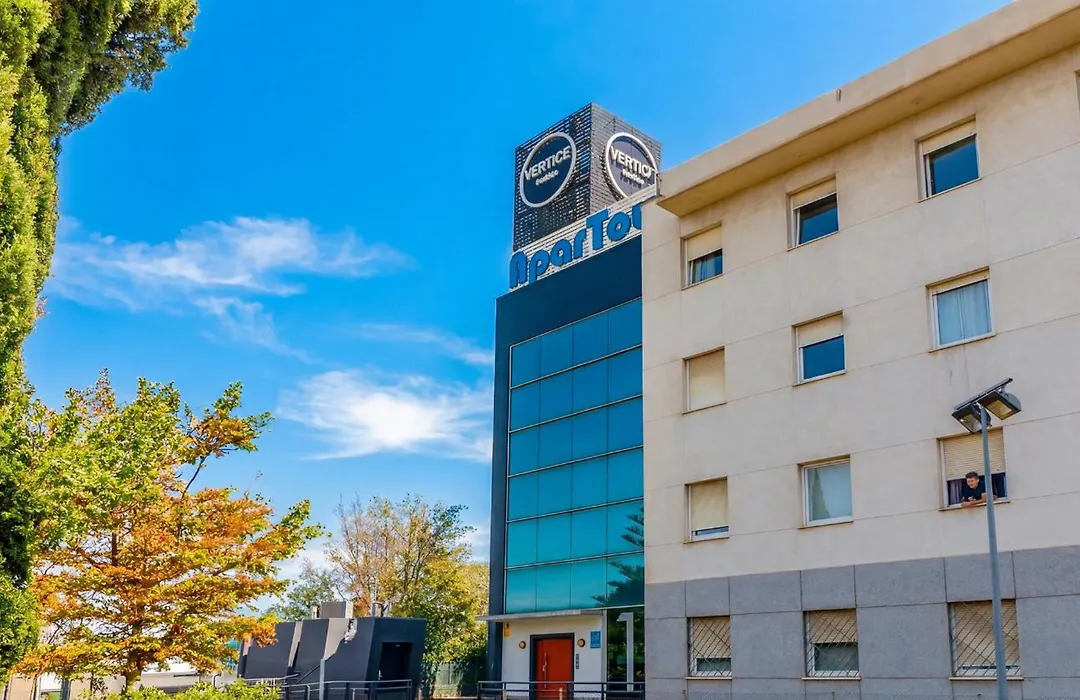 Apartamentos Vertice Sevilla Aljarafe-1