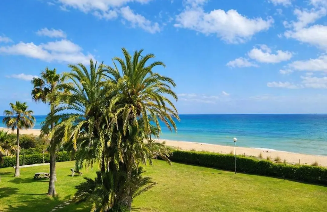 Relaxing Seafront Apartment Gava 20 Min From Bcn-1