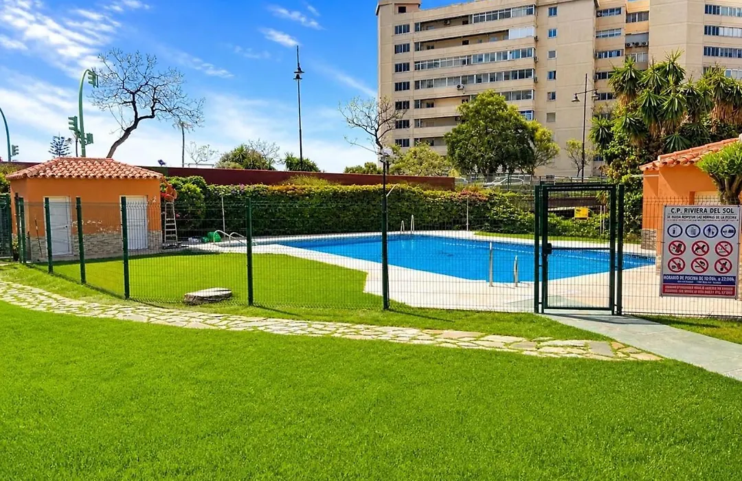 Apartamento acogedor, tipo estudio, con piscina a tan sólo 2 mnt de la playa-1