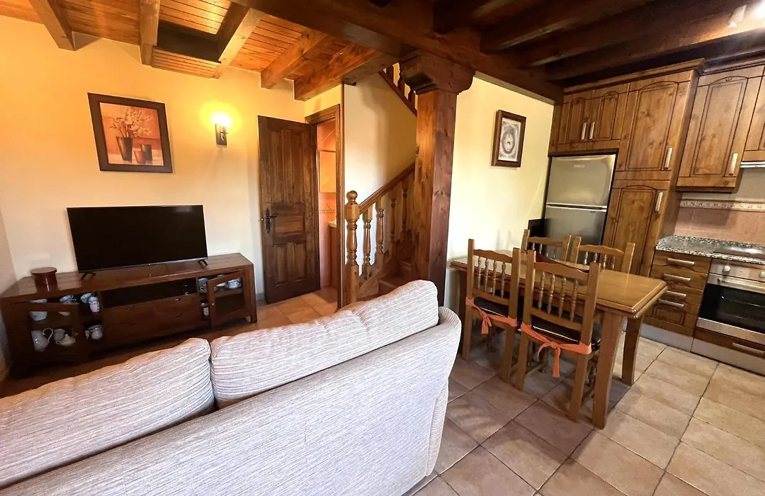 Gestiona2R - Casa en Colombres centro-1