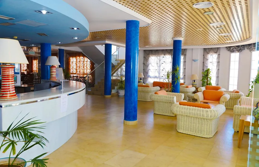 Hotel Punta Del Cantal-1