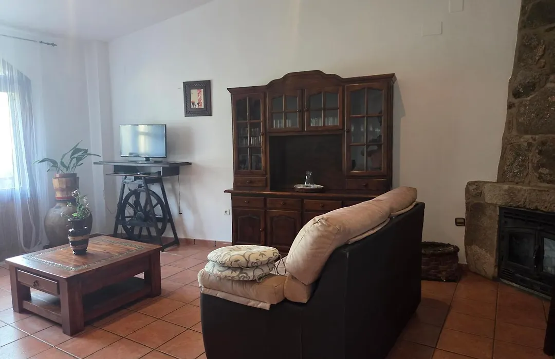 Apartamentos&Casa Rural Boada con Jardin Interior y Barbacoa-1