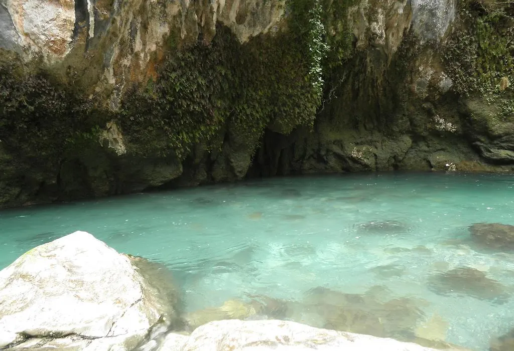 Hotel Garganta Del Cares-1