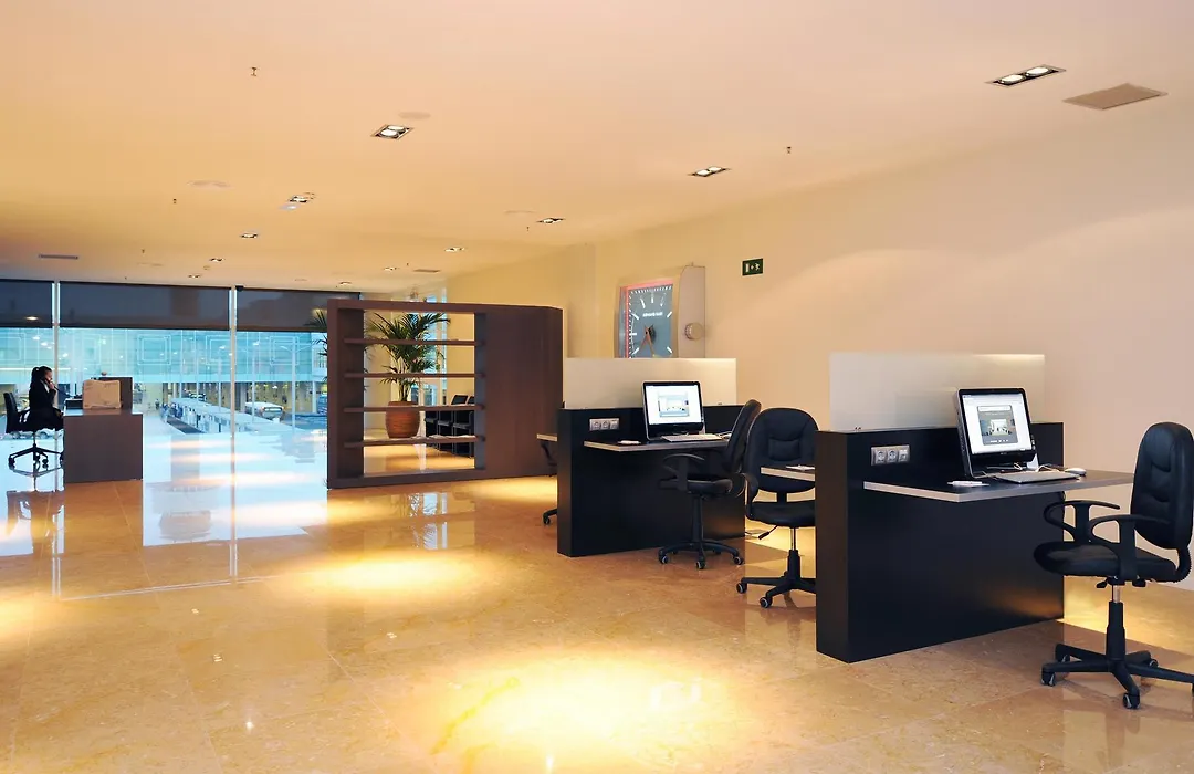 Air Rooms Barcelona Airport By Premium Traveller-1