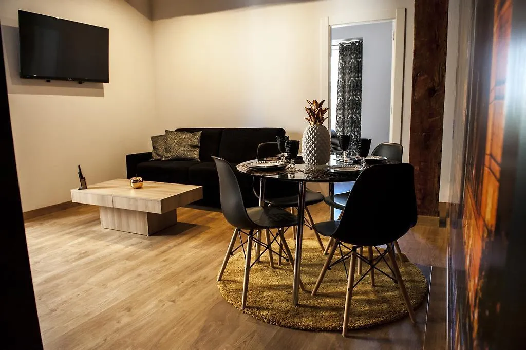 Apartamentos Art Suite Santander-1