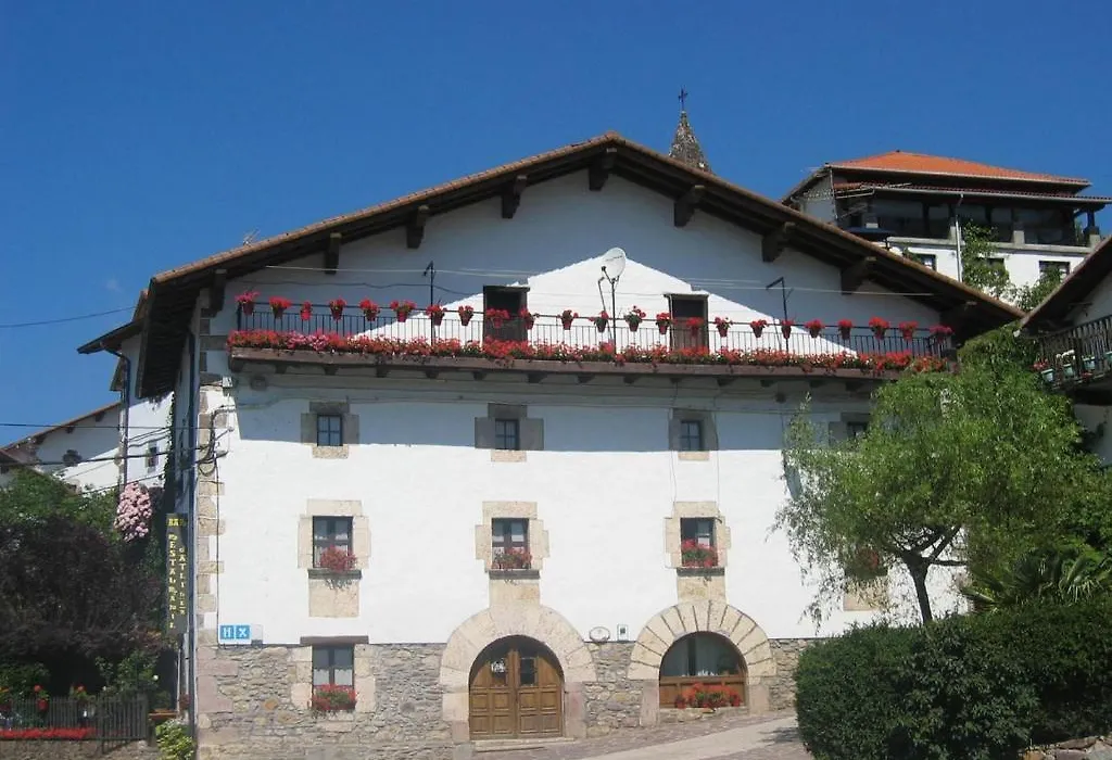 Hostal Ezkurra-1