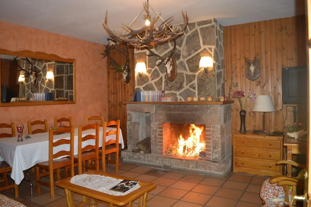 Hostal Revinuesa-1