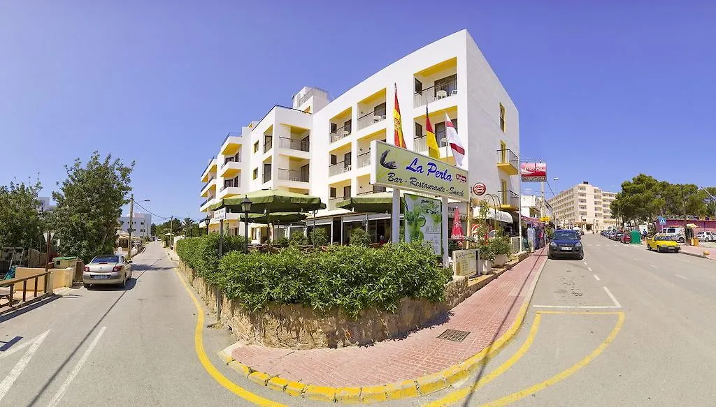 Hostal La Perla-1
