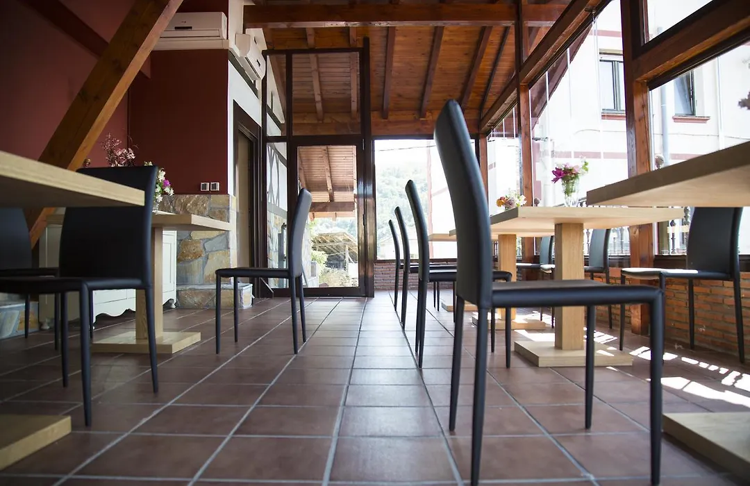 Hotel Mariñerune-1