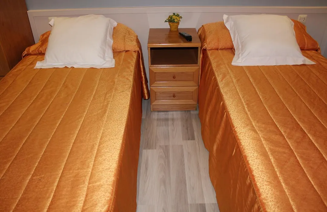 Hostal Montserrat-1