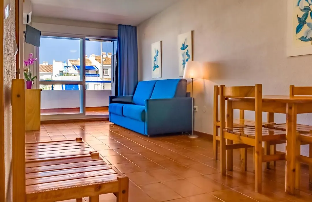 Apartamentos El Puerto-1