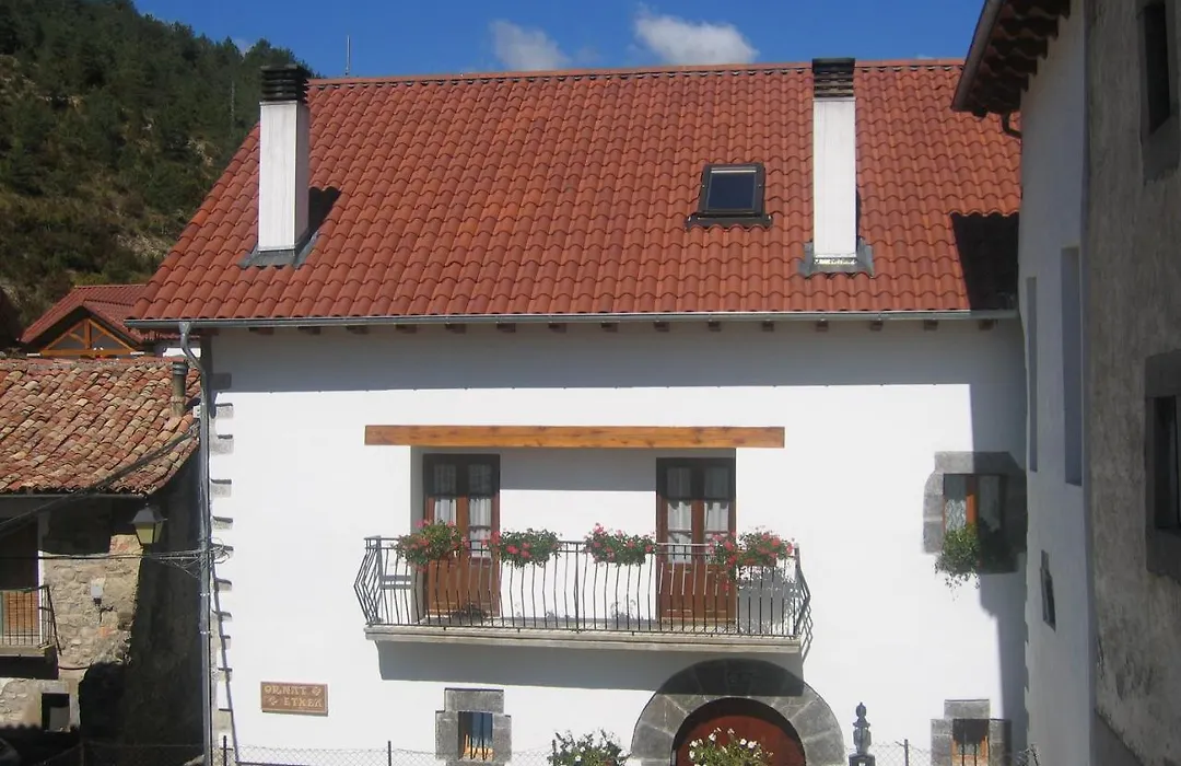 Casa Rural Ornat Etxea-1