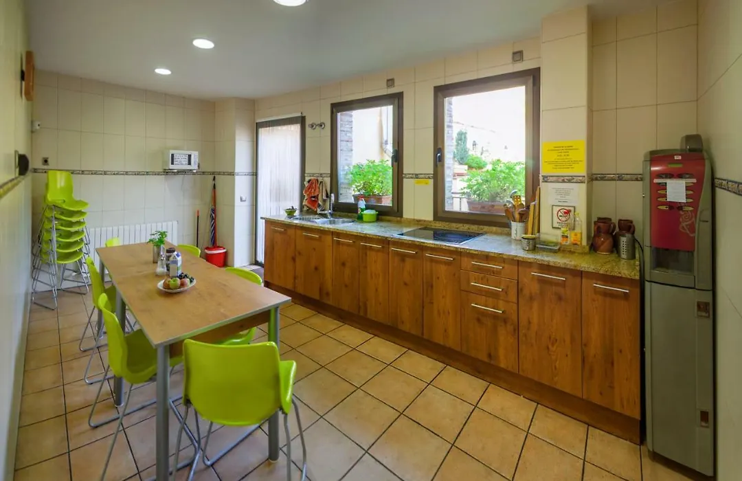 Albergue San Saturnino-1