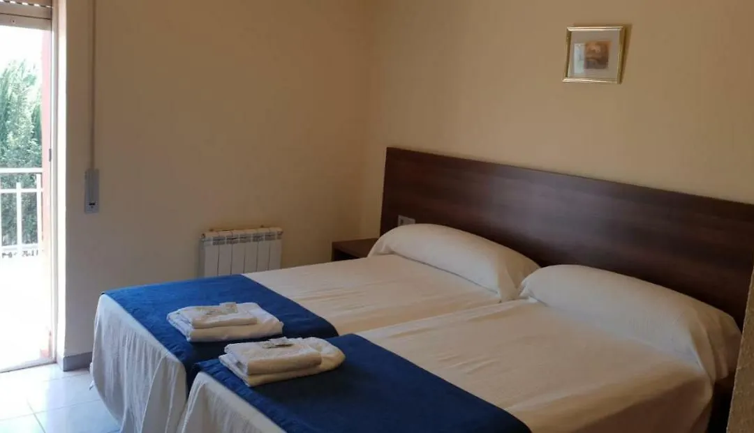 Hostal Restaurante el cruce-1