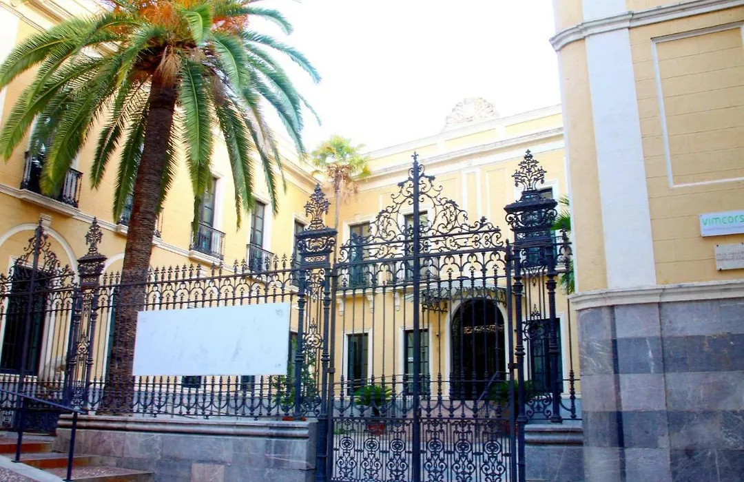 Saavedra Free Parking Cordoba Center-1