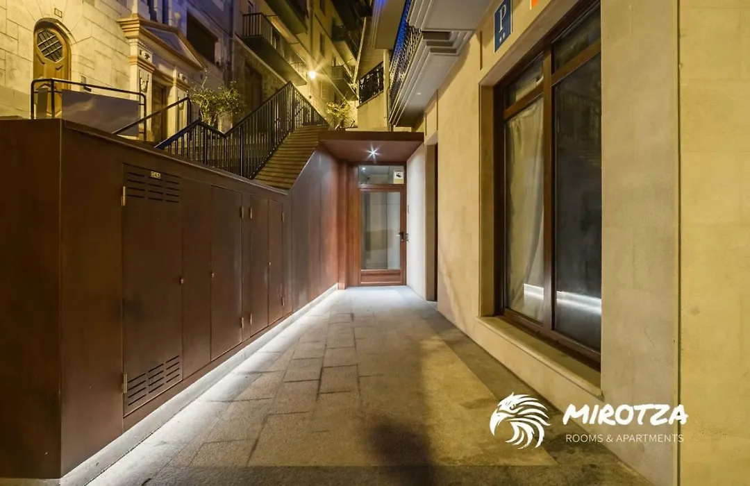 Mirotza Rooms And Apartments-1