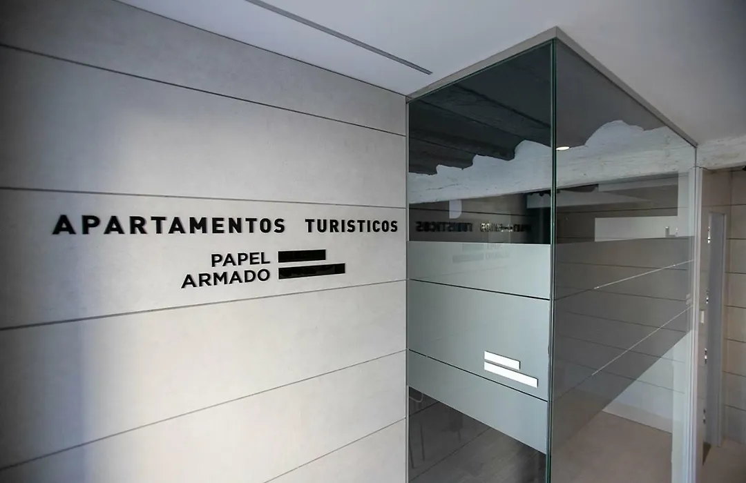 APARTAMENTOS TURISTICOS - PAPEL ARMADO - Calle Caldereros 33-1