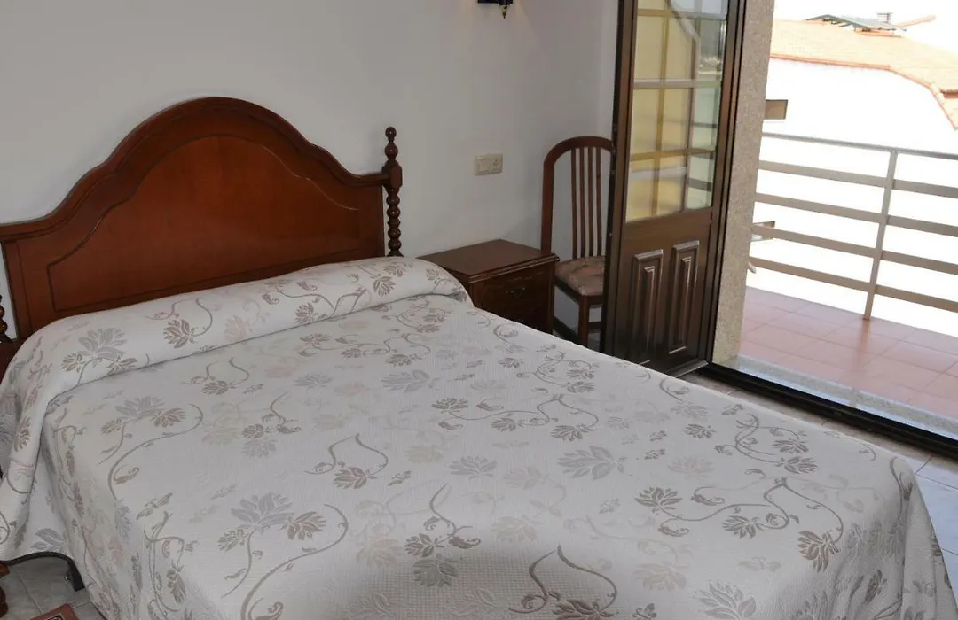 Hostal Mourelos-1