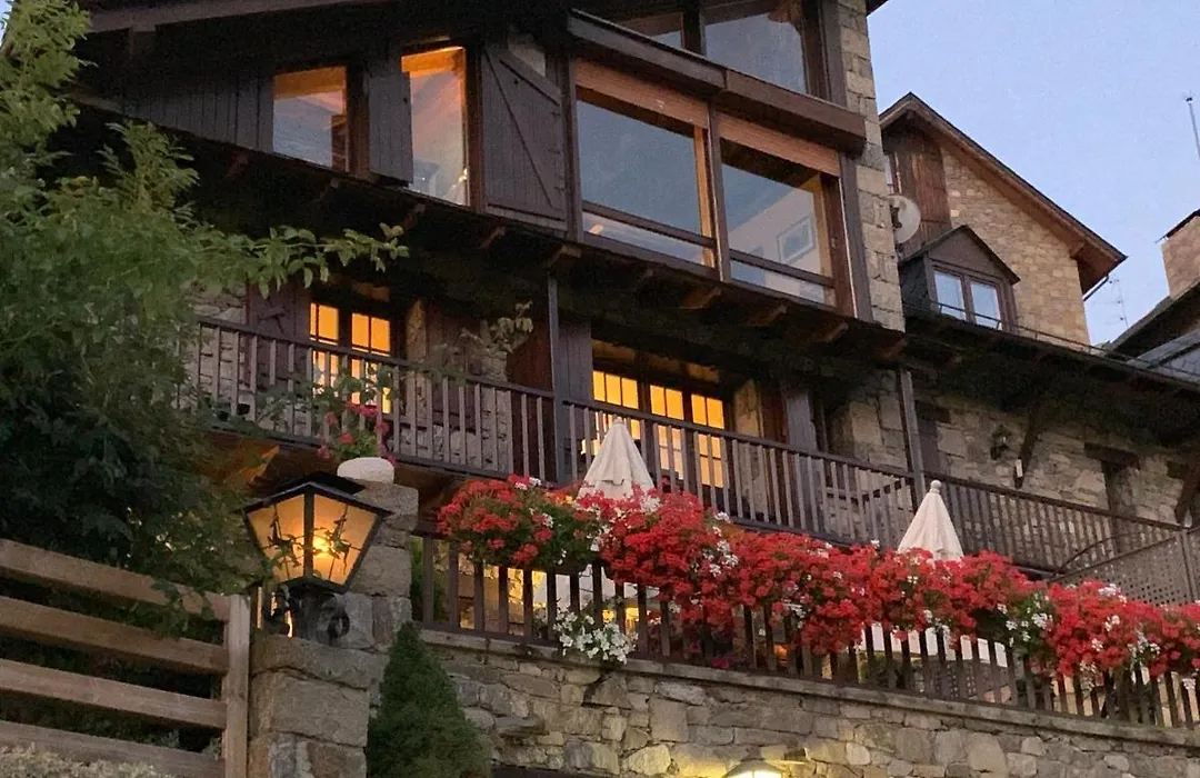 El Xalet De Tauell Hotel Rural-1