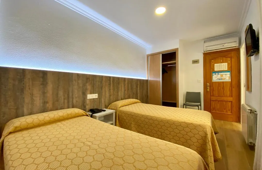 Hostal Pensimar-1