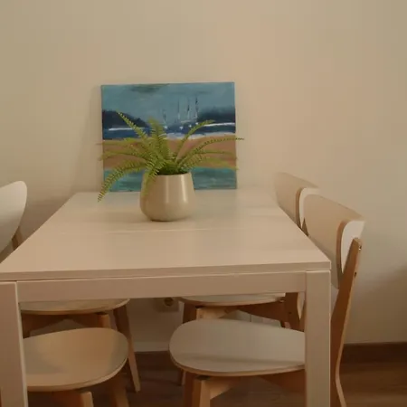 Apartamentos Apartour Bormujos-3
