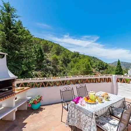 Casa Rosa, con encanto y piscina climatizada-3