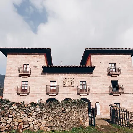 Arha Casona de Carmona (Antiguo Parador de Carmona-Cantabria)-2