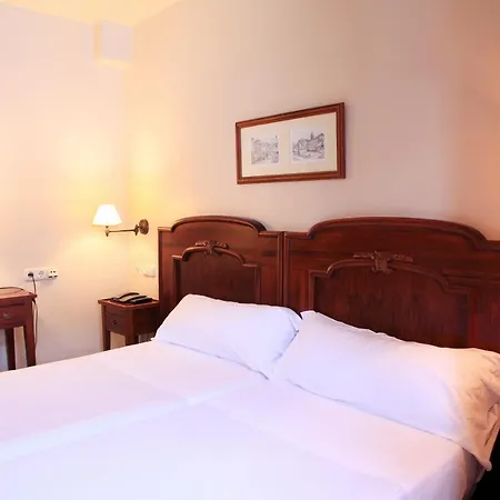 Hostal Antxitonea-2