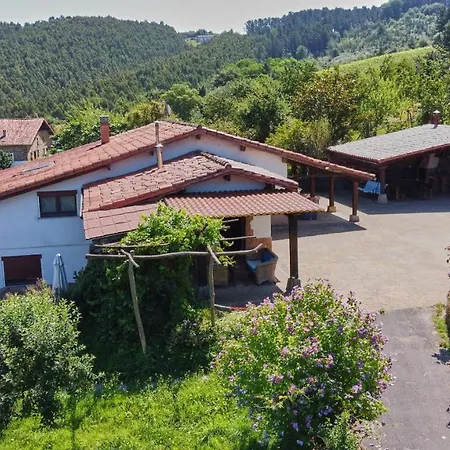 Garai Etxea, casa adosada en la montaña-2