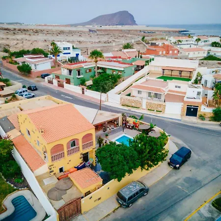 Los Amigos Nest Hostel-3