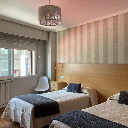 Hostal Crisol X Liste Station-2