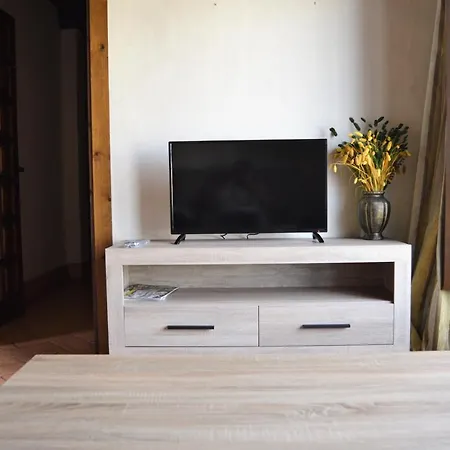 Apartamentos Turísticos - Hostal Los Alisos-2