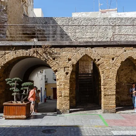 Apartamentos LOTO y LIZ by Cadiz4Rentals-3