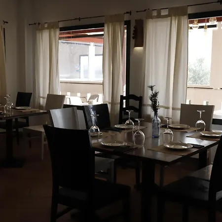 Hostal Restaurante Benalup Golf-3