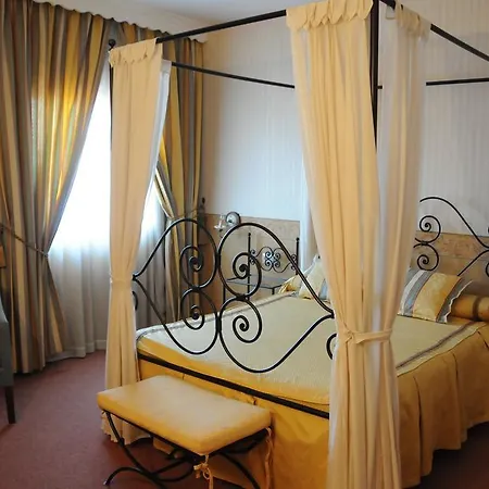 Hotel Las Yucas-3