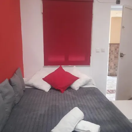 Estudio cerca del Carrefour rosaleda-2